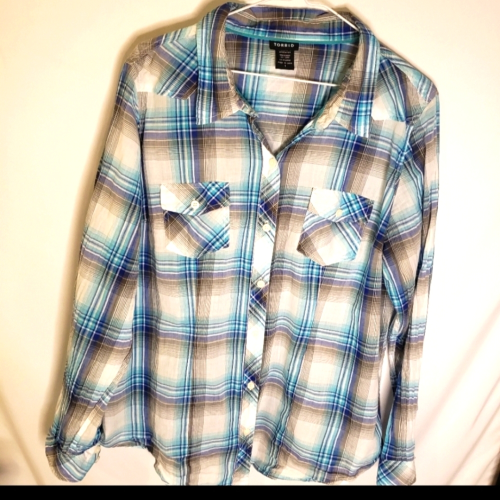 Torrid plaid button down shirt long sleeve size 1